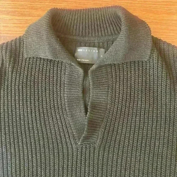 ASOS DESIGN v neck sweater with collar open knit in black size Small - Picture 5 of 12